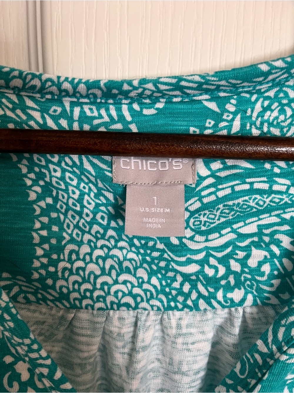 Chico's Teal White Paisley V Neck Cotton Modal Top Blouse Shirt Size 1 Medium - Picture 6 of 12